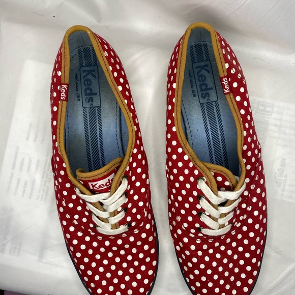 Red and white polka dot Keds sneakers - Picture 2 of 5